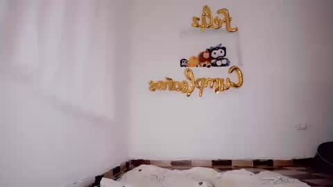 Snapshot of little_selene chatting on September 8, 8:52 pm little_selene online show from September 8, 8:52 pm