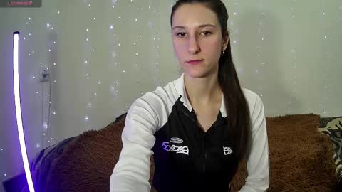 Snapshot of littleahwitch chatting on March 7, 9:40 am LittleAhWitch online show from March 7, 9:40 am