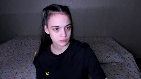 littleashleyy online show from December 22, 1:11 pm