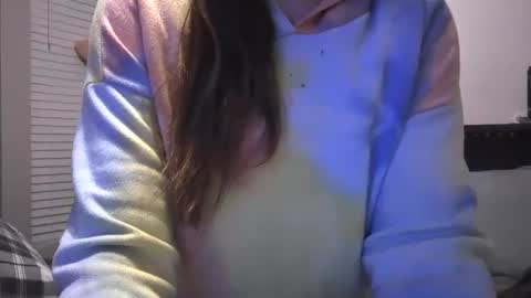 Snapshot of littlejessielov chatting on December 8, 7:05 am Jessie online show from December 8, 7:05 am