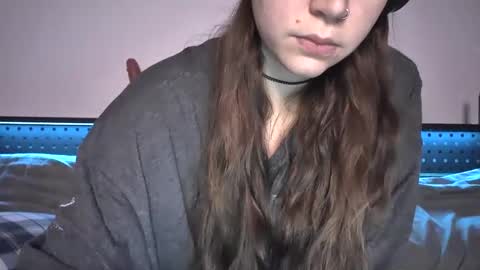 Snapshot of littlejessielov chatting on February 18, 6:59 am Jessie online show from February 18, 6:59 am