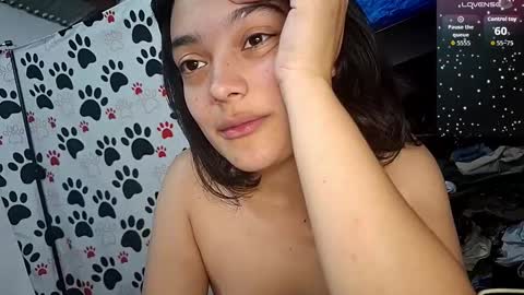 Snapshot of littlemelii chatting on October 15, 5:03 pm Melia online show from October 15, 5:03 pm