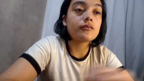 Snapshot of littlemelii chatting on September 17, 3:54 am Melia online show from September 17, 3:54 am