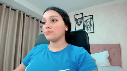 Sarahs Room online show from January 18, 8:29 pm