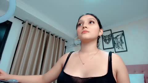 Sarahs Room online show from March 2, 7:21 am