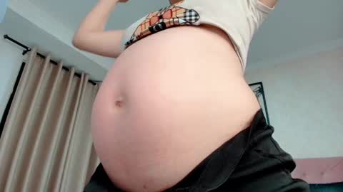 Sarahs Room online show from March 6, 1:05 am