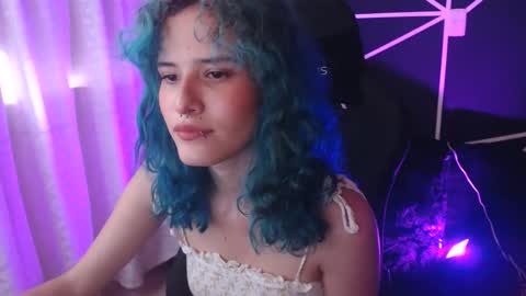 Snapshot of littlenami_ chatting on October 27, 3:01 pm LAUREN online show from October 27, 3:01 pm