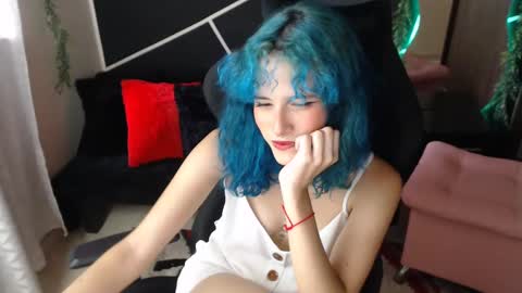 Snapshot of littlenami_ chatting on September 17, 5:49 pm LAUREN online show from September 17, 5:49 pm