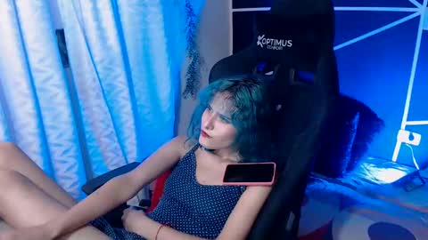 Snapshot of littlenami_ chatting on October 2, 3:49 am LAUREN online show from October 2, 3:49 am