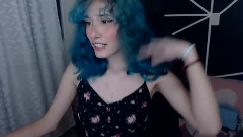 Snapshot of littlenami_ chatting on October 10, 11:31 pm LAUREN online show from October 10, 11:31 pm