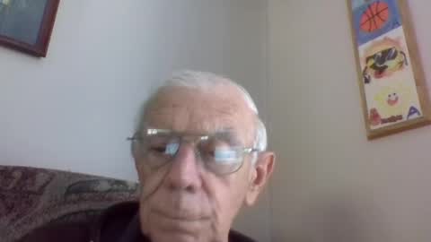 Snapshot of littleone6 chatting on October 24, 3:24 pm Littleone 6 online show from October 24, 3:24 pm