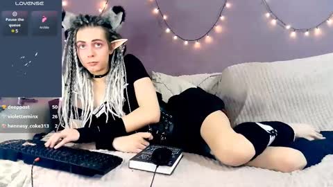 Snapshot of littlepinkcat chatting on February 22, 8:09 pm Felix online show from February 22, 8:09 pm