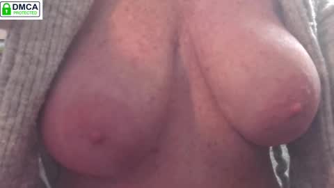 Snapshot of littlepistol chatting on February 17, 6:39 pm Miss D Shows Mon Wed Fri online show from February 17, 6:39 pm