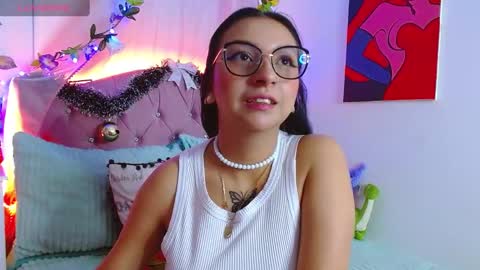 Snapshot of littlerouse_ chatting on December 10, 2:05 am Ruby Rouse online show from December 10, 2:05 am