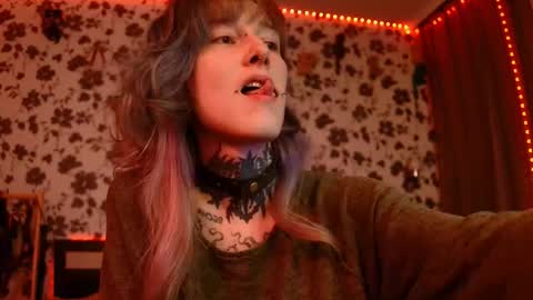 Niki  free tg channel with some photos gifs and info about streams  online show from September 12, 10:23 pm