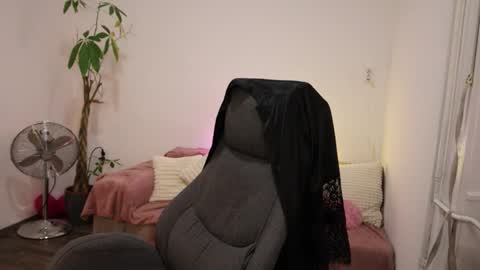 littlestellaspark online show from November 20, 7:00 pm