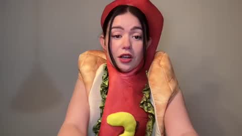 Snapshot of littlesugarpea chatting on October 31, 7:14 pm Little Sugar Pea online show from October 31, 7:14 pm