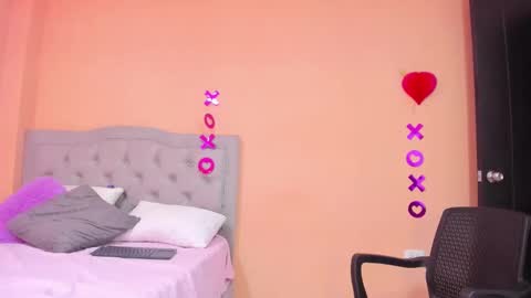 Snapshot of littletammy4u_ chatting on February 22, 4:07 am tammy online show from February 22, 4:07 am