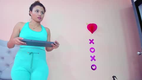 Snapshot of littletammy4u_ chatting on February 27, 6:20 pm tammy online show from February 27, 6:20 pm