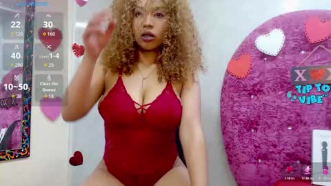 Snapshot of litzy_curly chatting on October 9, 3:50 pm Litzy online show from October 9, 3:50 pm