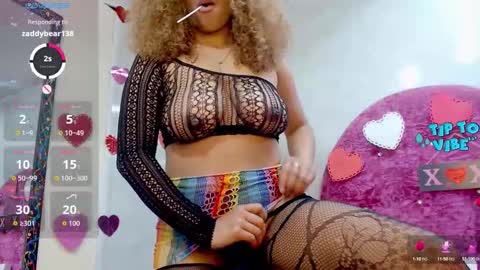 Snapshot of litzy_curly chatting on October 12, 4:32 pm Litzy online show from October 12, 4:32 pm
