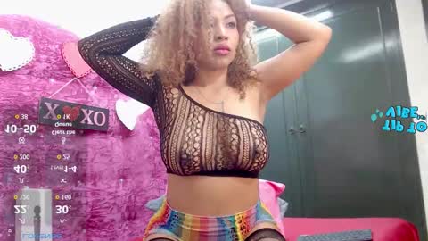 Snapshot of litzy_curly chatting on October 16, 3:44 pm Litzy online show from October 16, 3:44 pm
