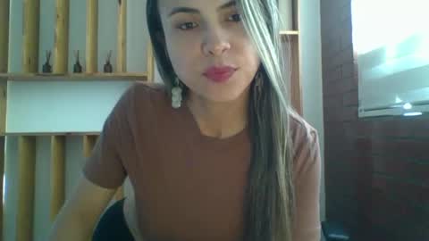 liz_28 online show from October 7, 8:27 pm