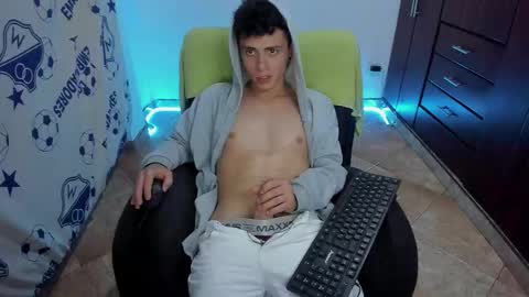 Chris online show from March 5, 4:10 am