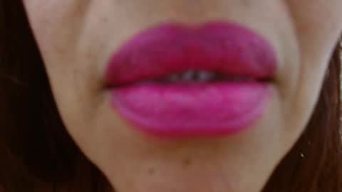 L I Z  E T H   online show from December 2, 7:01 pm