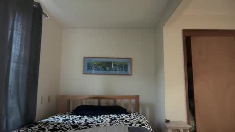 Liz Purr online show from November 17, 6:10 pm