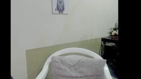 lizz1305 online show from December 3, 4:55 pm