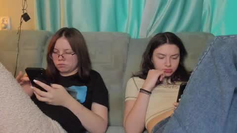 lizzi_muur online show from January 28, 1:38 pm