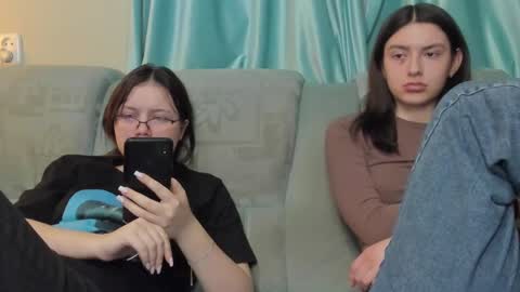 lizzi_muur online show from February 2, 4:32 pm