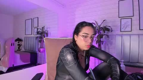 Snapshot of lizzie_evans chatting on September 28, 12:36 pm Lizzie online show from September 28, 12:36 pm