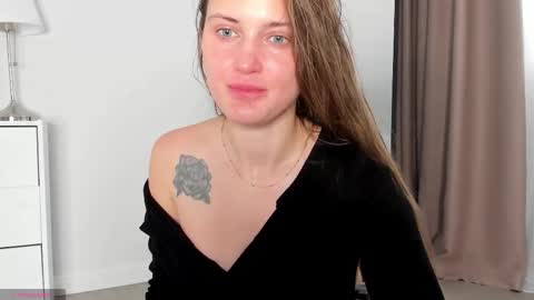 Snapshot of lizzy_peach chatting on October 6, 5:25 am Lizzy online show from October 6, 5:25 am