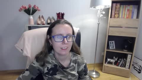 Lizzy online show from November 14, 7:10 am