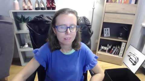 Lizzy online show from September 10, 4:24 am