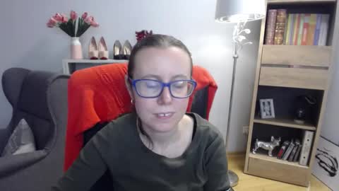 Lizzy online show from November 25, 6:01 am