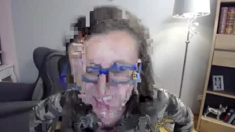 Lizzy online show from October 8, 5:13 am