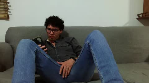 Lobo online show from December 4, 2:47 am