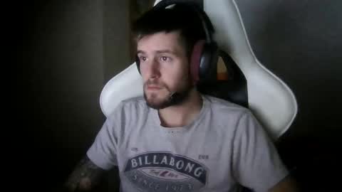 lobo online show from November 24, 1:43 pm