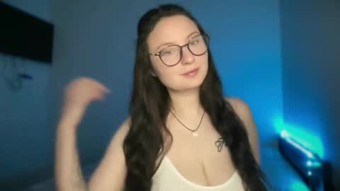 locaalis1 online show from October 3, 3:20 pm