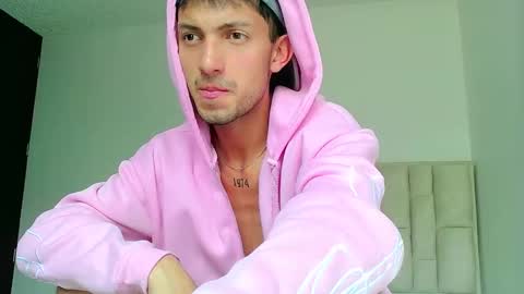 logaan_grey online show from January 6, 6:01 pm