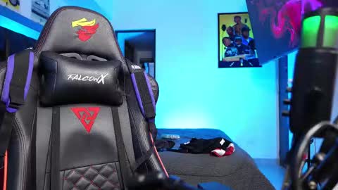 logan_hugh8 online show from February 22, 2:04 am