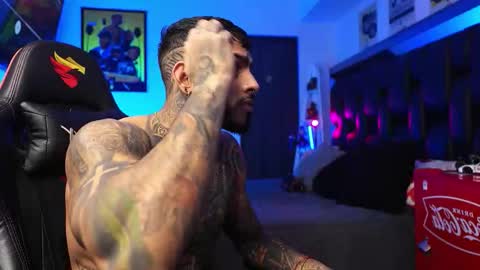 logan_hugh8 online show from January 14, 4:31 am