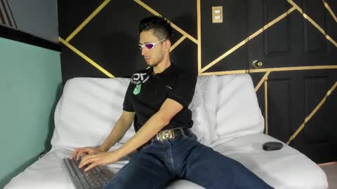 Logan Rogers online show from October 2, 1:21 pm
