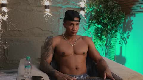 logan_varela online show from December 4, 2:16 pm