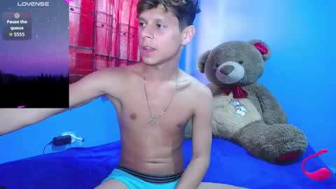 Snapshot of loganevans8 chatting on October 24, 5:14 pm Logan online show from October 24, 5:14 pm