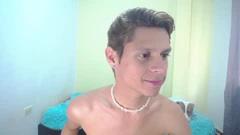 Snapshot of loganevans8 chatting on February 14, 8:37 pm Logan online show from February 14, 8:37 pm