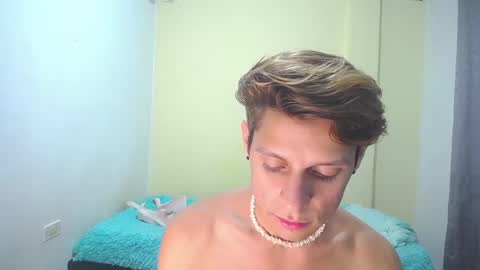 Snapshot of loganevans8 chatting on February 5, 12:10 am Logan online show from February 5, 12:10 am